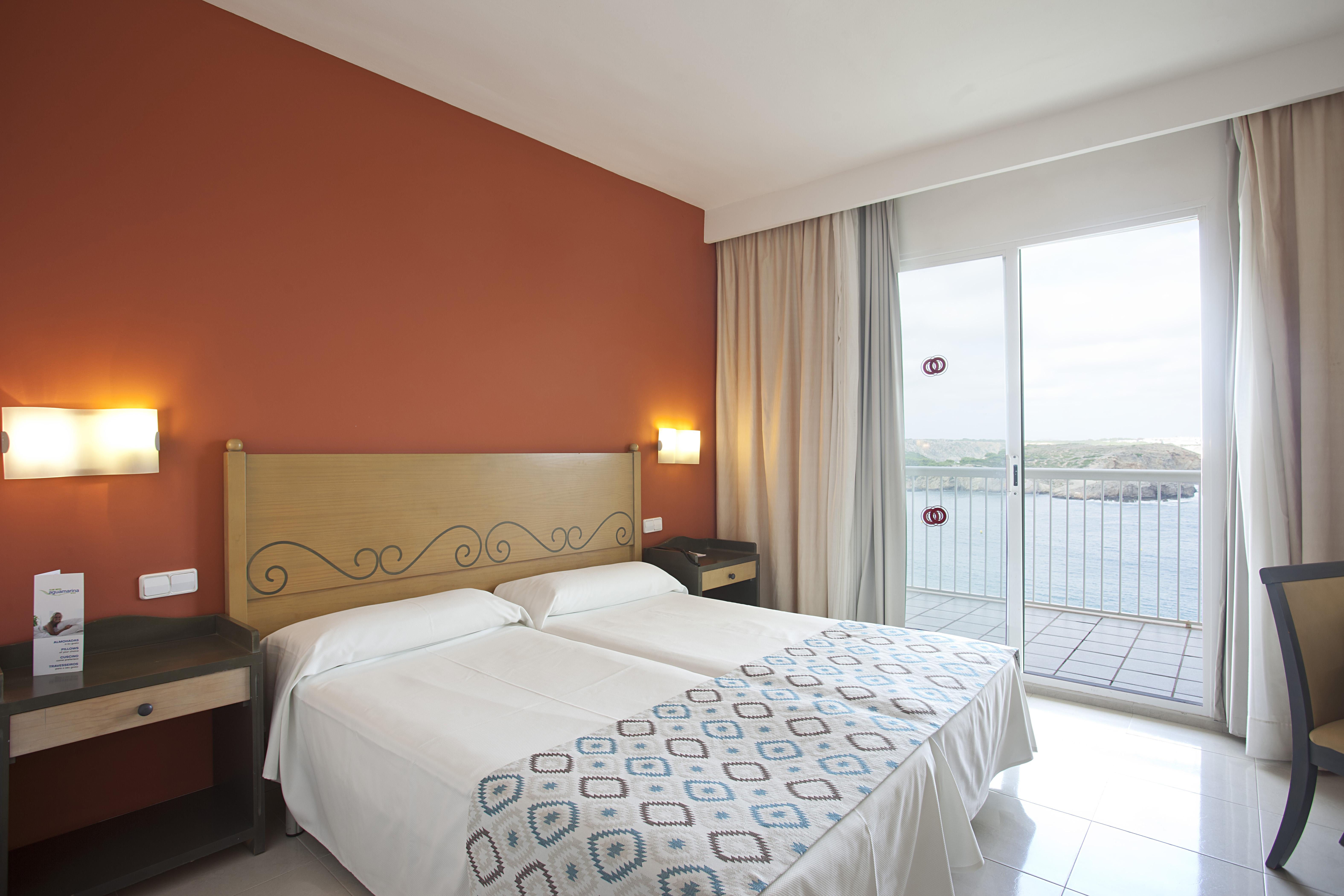 Club Hotel Aguamarina Arenal d'en Castell Exterior photo