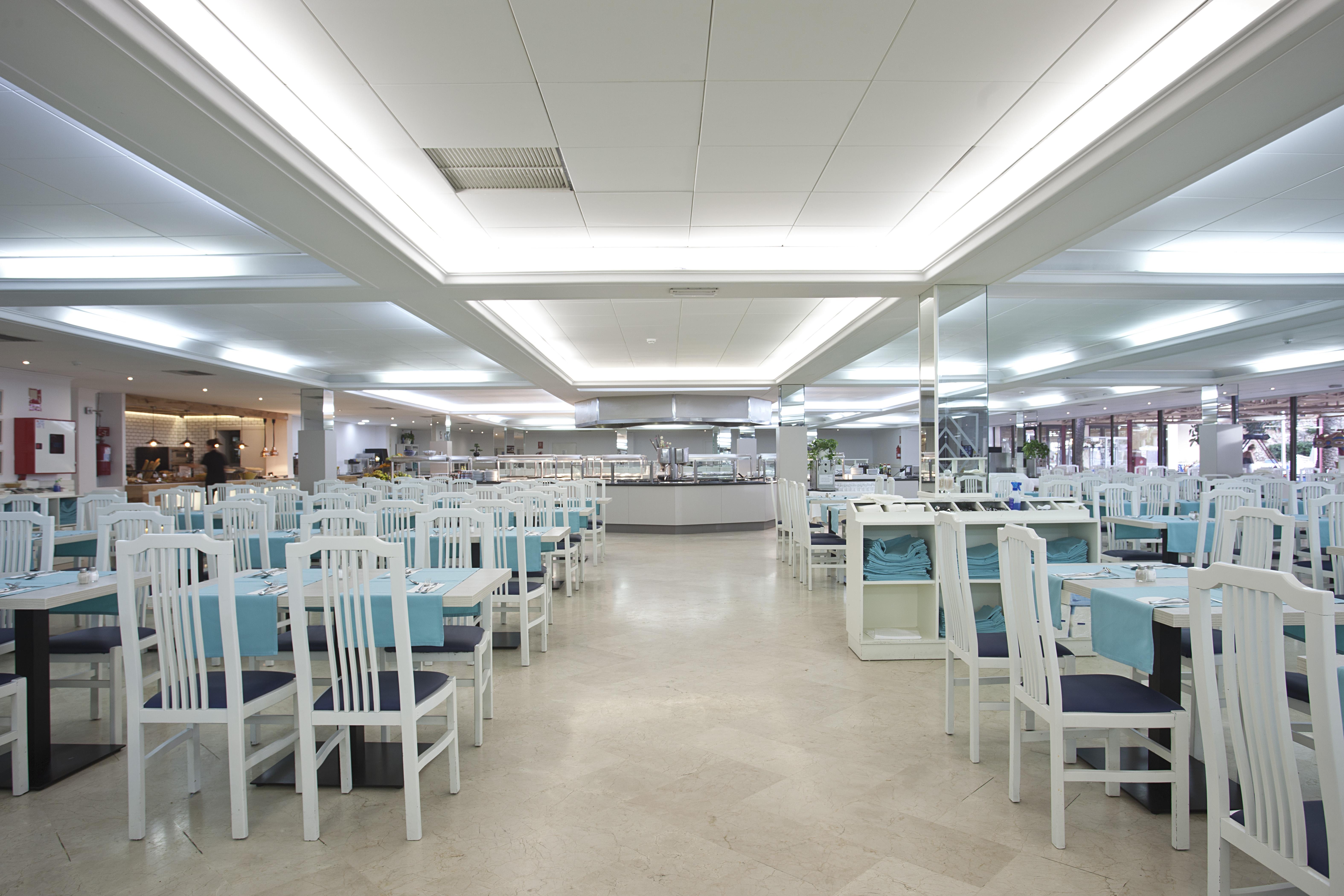 Club Hotel Aguamarina Arenal d'en Castell Exterior photo