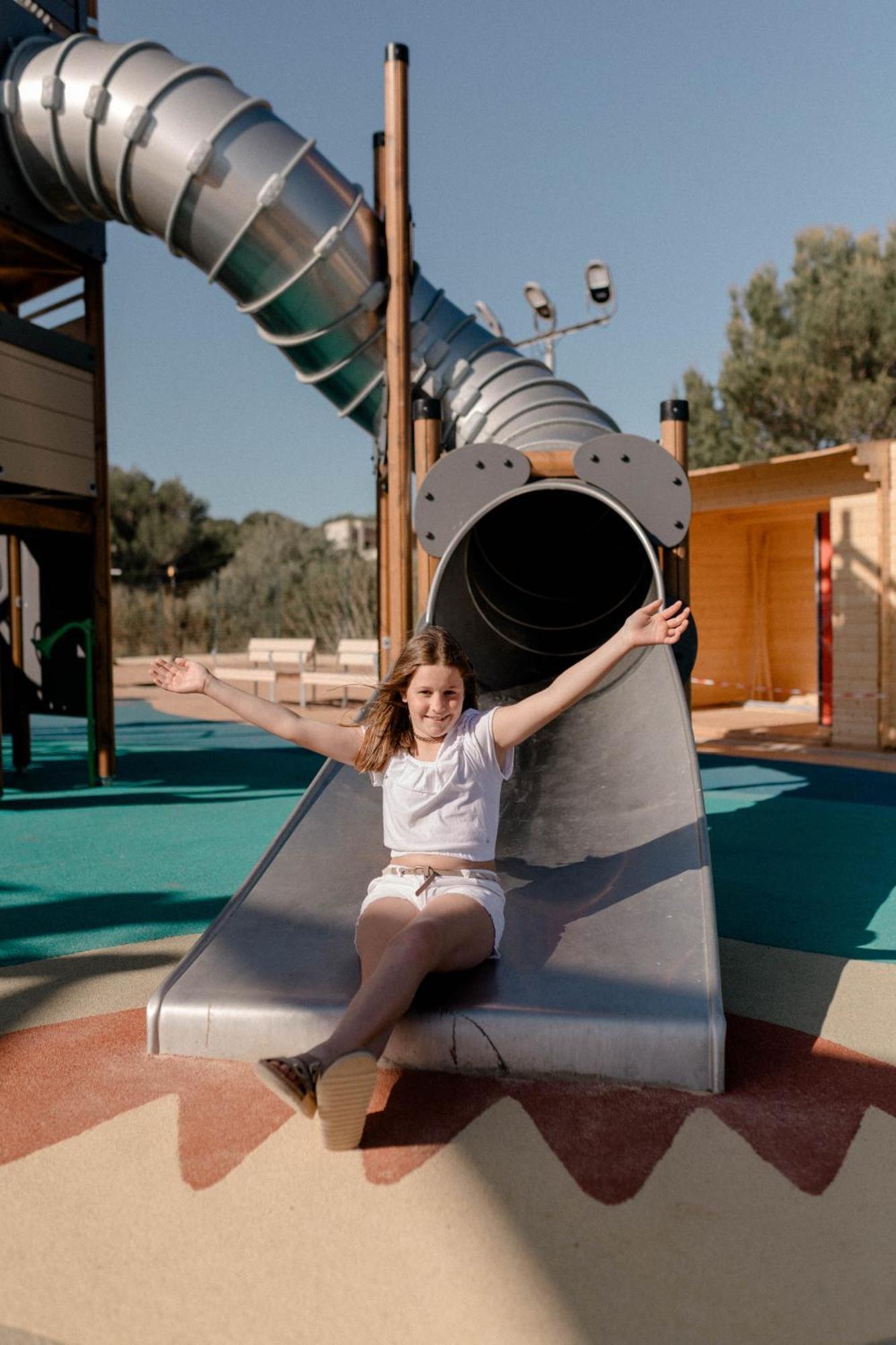 Club Hotel Aguamarina Arenal d'en Castell Exterior photo